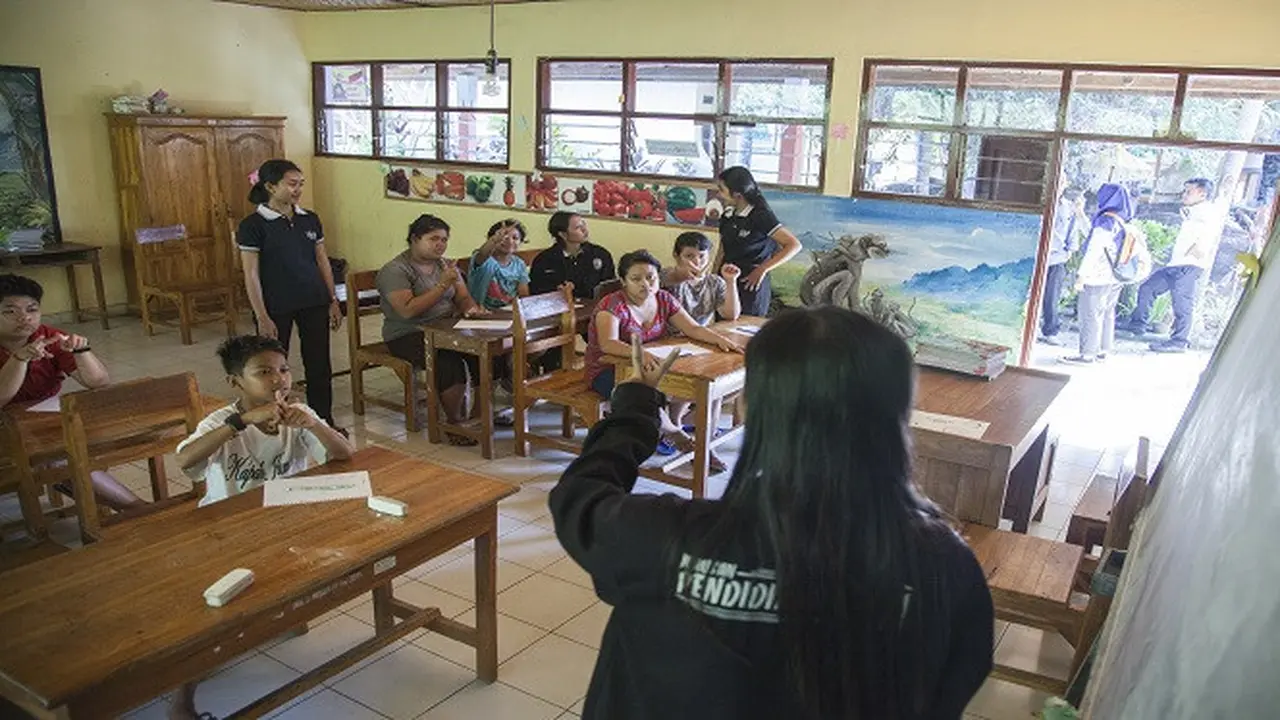 Dorong Kepercayaan Diri Anak-Anak Kolok Lewat Sekolah Inklusi