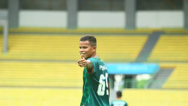 Manahati Lestusen, Tira Persikabo