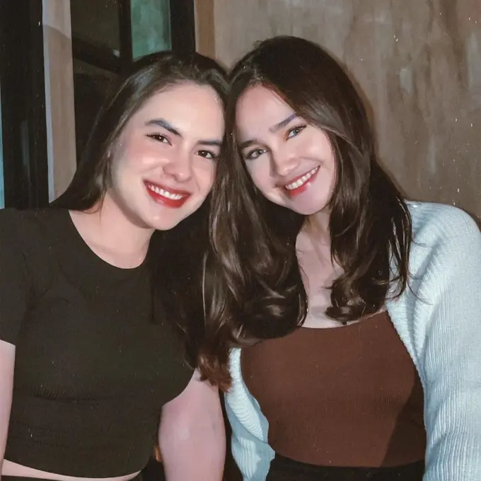 9 Tahun Bersahabat, Ini 6 Potret Kebersamaan Syifa Hadju dan Steffi Zamora