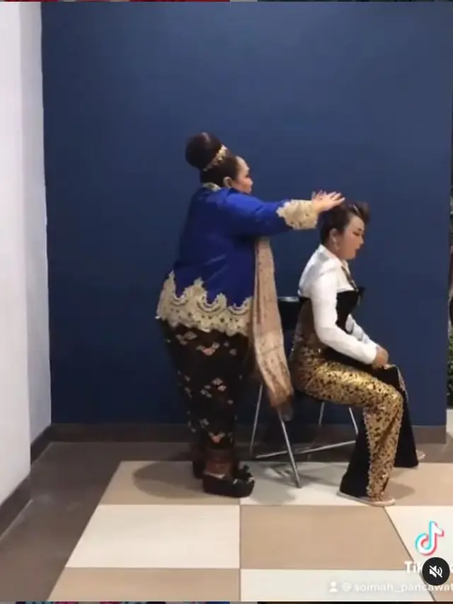 Main TikTok Bareng, Ini 6 Potret Keakraban Soimah dan Nunung di Balik Panggung