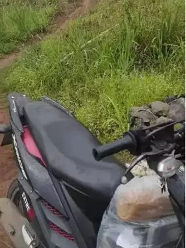 6 Potret Kurir Antar Paket di Gang Sempit Ini Penuh Perjuangan, Harus Sabar
