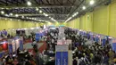 Pengunjung melihat stand-stand pameran World Education Expo Jakarta, (3/10/14). (Liputan6.Com/Johan Tallo)