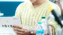 Pemirsa penasaran untuk mencari tahu lebih lanjut tentang latar belakang Jin Yi Soo dan bagaimana chaebol generasi ketiga yang kekanak-kanakan mendapatkan pekerjaan yang tidak terduga sebagai detektif. (foto: Instagram/ sbsdrama.official)