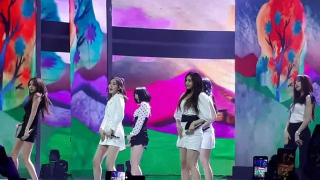 Gfriend (Foto: Affiyah Tri Yuni Sari)