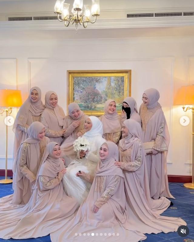 8 Potret seleb jadi bridesmaid di nikahan Dara Arafah di Madinah, anggun semua