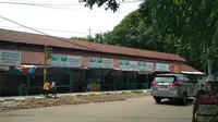 Warung Teh Poci di kawasan Pasar Kasepuhan Cirebon dulu menjadi salah satu tempat tongkrongan hits mulai dari warga biasa hingga pejabat teras dan artis nasional saat itu. Foto (Liputan6.com / Panji Prayitno)