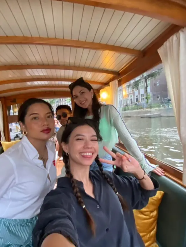 6 Potret Jessica Mila dan Yakup Hasibuan Honeymoon ke Belanda, Bertemu Yuki Kato