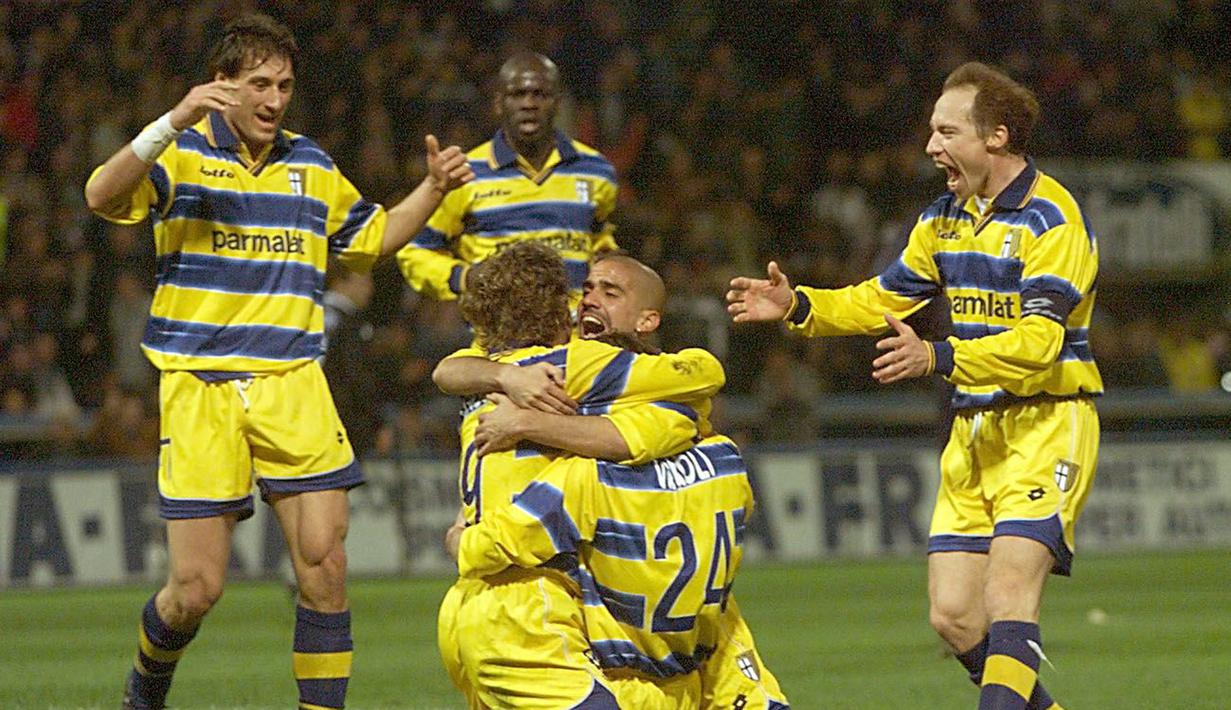 6. Parma - Berhasil dua kali juara UEFA bersama pemain seperti Ariel Ortega, Thomas Brolin dan Hernan Crespo. Klub ini juga mengorbitkan Lilian Thuram, Gianluigi Buffon dan Fabio Cannavaro. (Photo by GERARD JULIEN / AFP)