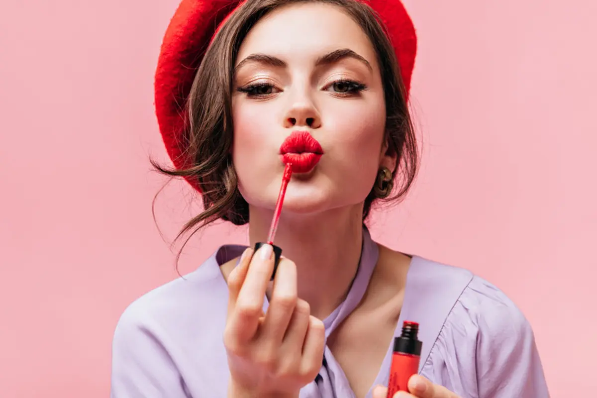 lipstik-kezo