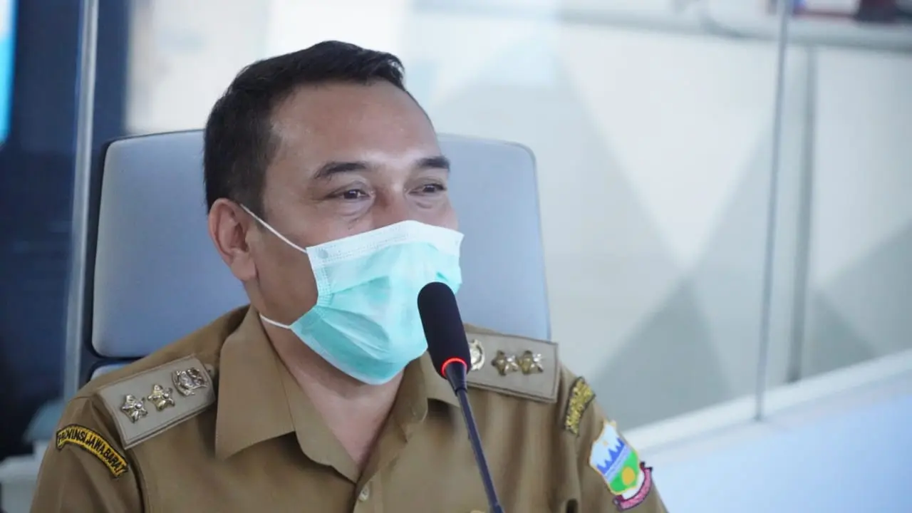 Kepala Bidang Pencegahan dan Pengendalian Penyakit (P2P) Dinkes Garut, Asep Surachman kasus laporan DBD terus mengalami peningkatan setiap pekan, dibanding tahun lalu pada periode yang sama. (Liputan6.com/Jayadi Supriadin)