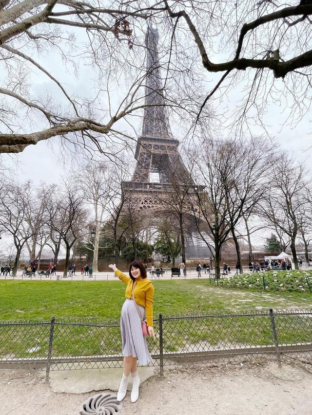 6 Potret Bahagia Rosiana Dewi Pamer Baby Bump di Paris, Banjir Pujian