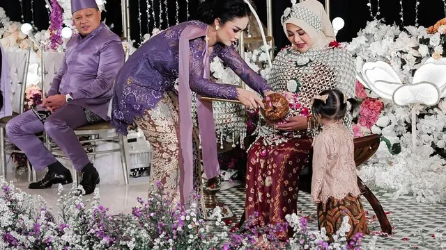 10 Momen Aurel Hermansyah dan Atta Halilintar Gelar Mitoni di Kehamilan Kedua, Bernuansa Ungu