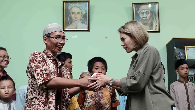 [Bintang] Nikita Mirzani