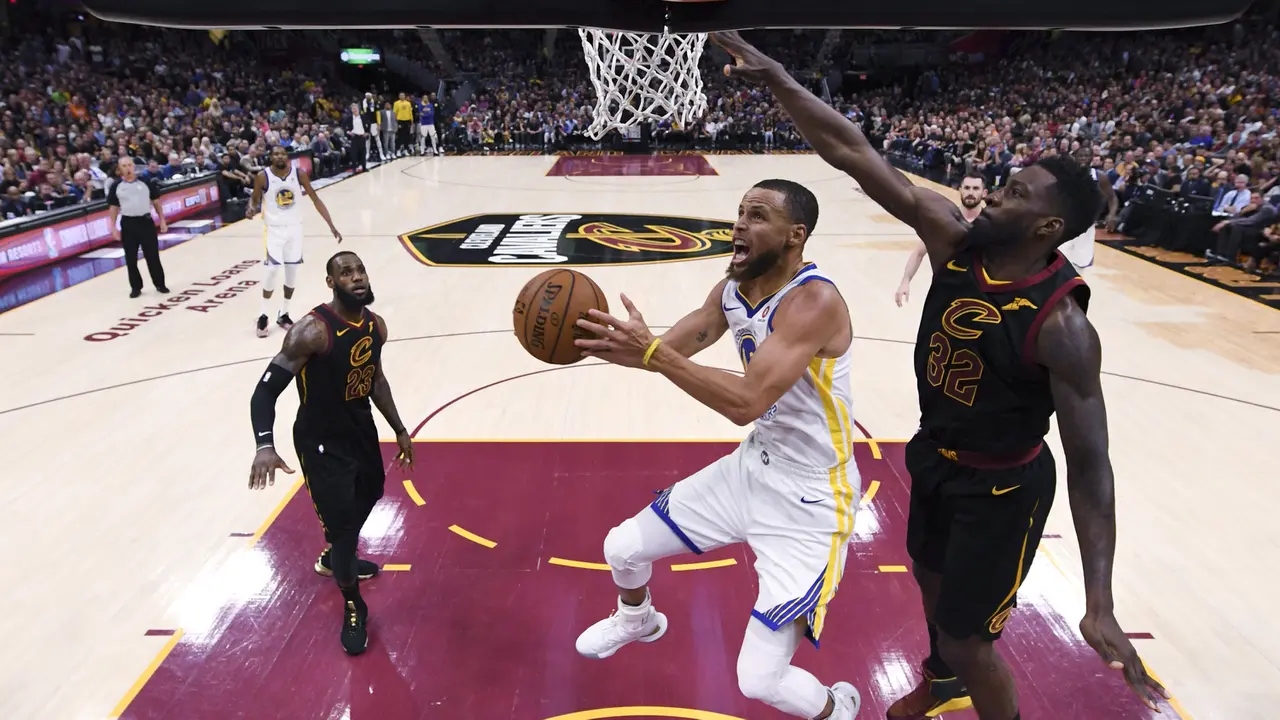 FOTO: Sapu Bersih, Warriors Raih Juara NBA di Markas Cavaliers