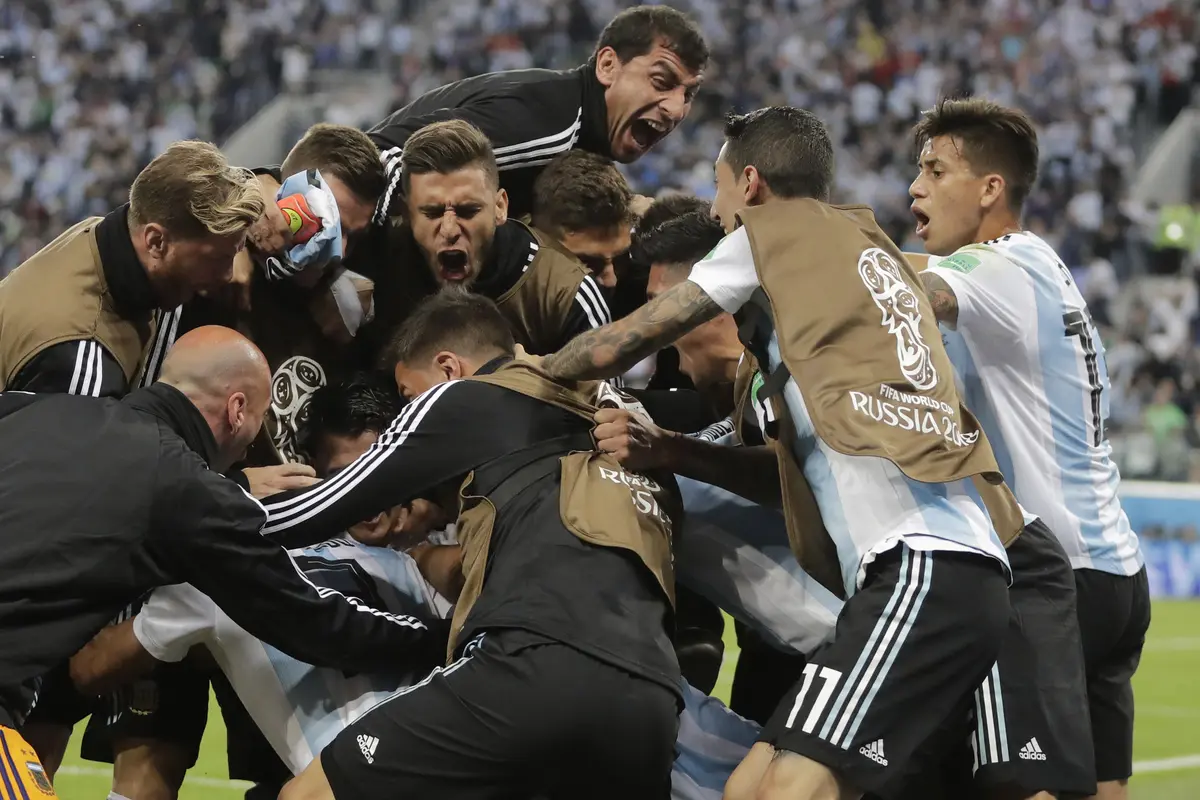 FOTO: Bek Manchester United Antar Argentina ke Babak 16 Besar