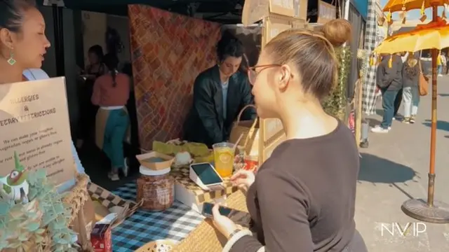 7 Potret Nikita Willy dan Indra Priawan Berburu Kuliner di Amerika, Tampil Simpel