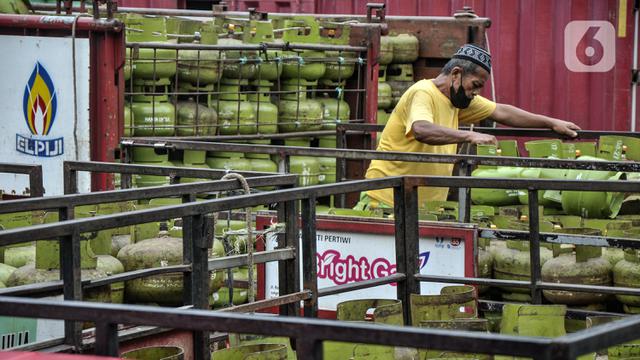 FOTO: Warga Beralih ke Gas Melon Imbas Kenaikan Harga LPG Nonsubsidi