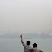 Asap Riau yang tak kunjung reda ternyata bukan hanya memberi dampak buruk bagi wilayah Sumatra, tapi juga negara lain, seperti Singapura.