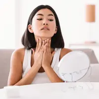 minyak alami untuk kecantikan/shutterstock/prostock studio