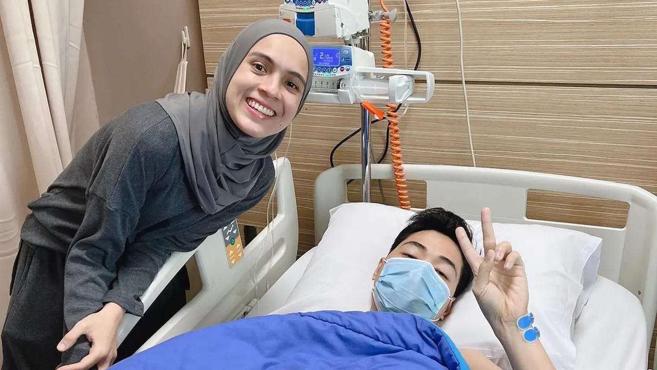 Nycta Gina temani Rizky Kinos operasi (Instagram/missnyctagina)