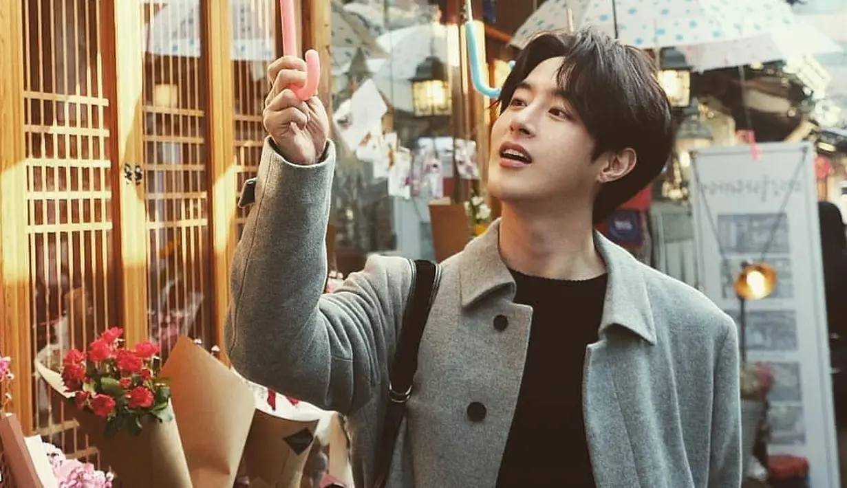 Cowok berwajah tampan itu ditemukan dalam keadaan tak bernyawa di rumahnya. Menurut keterangan, ia meninggal dunia karena serangan jantung. (Foto: instagram.com/sogogijuseyo)