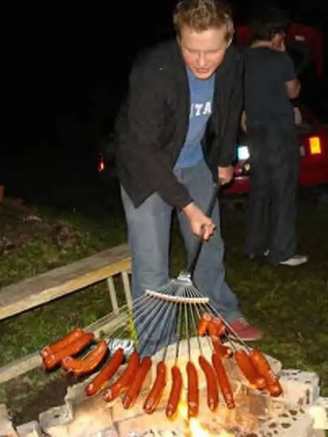 Enggak Habis Pikir, 7 Aksi Nyeleneh Netizen saat Masak Ini Kocak Banget