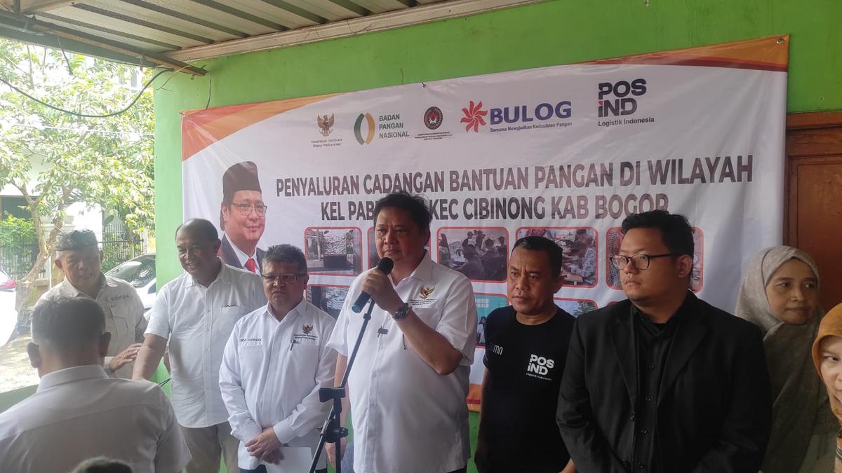 BLT El Nino Beras 10 Kg Disebar ke 2.200 Warga Pabuaran Cibinong Bogor