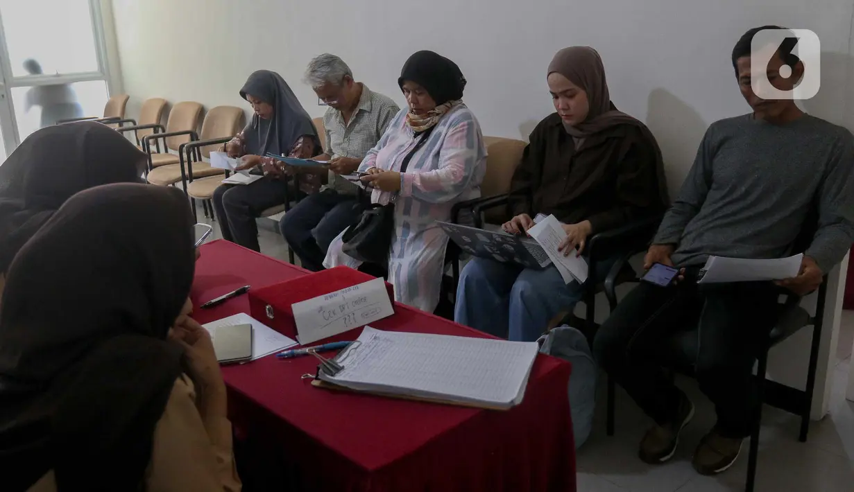 Pemilih juga harus membawa dokumen pendukung untuk pindah memilih. (Liputan6.com/Herman Zakharia)