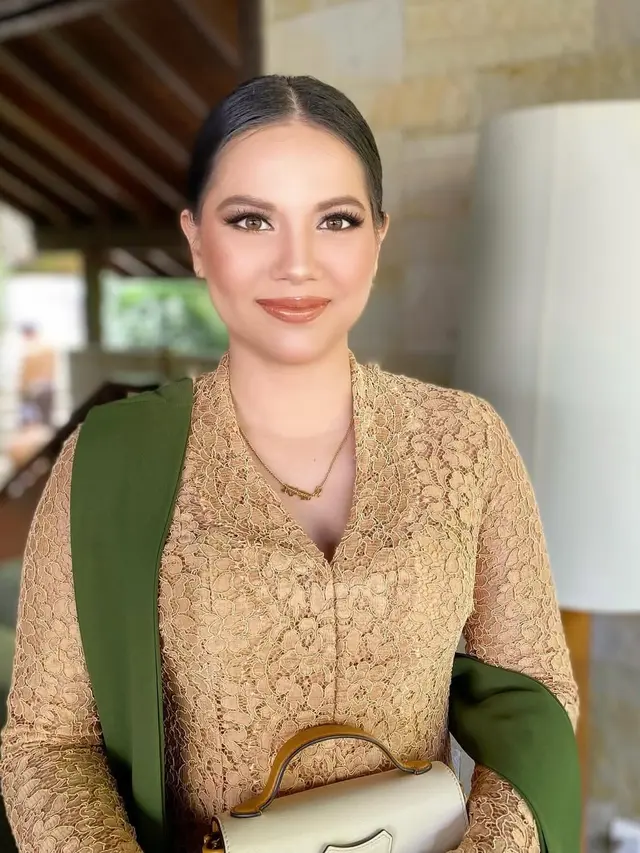 Potret Elodie Bouttier, Cantik Berkebaya saat Pernikahan Luna Maxime