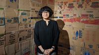 Mira Rizki menjadi salah satu perupa dari 12 seniman terpilih, yang tergabung dalam pameran karya seni oleh Ellipse Art Projects bersama DeKa Kom. (doc. Liputan6.com/AlmasLailatulM)