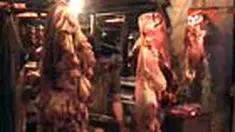 Menjelang Ramadan, harga daging sapi dan ayam potong di Pasar Induk Rau, Serang, Banten, mulai naik. 