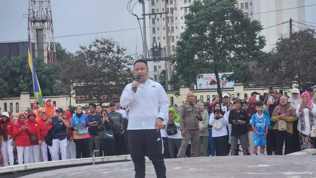 Wali Kota Depok, Supian Suri saat membuka car free day di Balai Kota Depok. (Liputan6.com/Dicky Agung Prihanto)