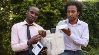 Peneliti Uganda yang menemukan alat pendeteksi pneumonia. (VOA News)
