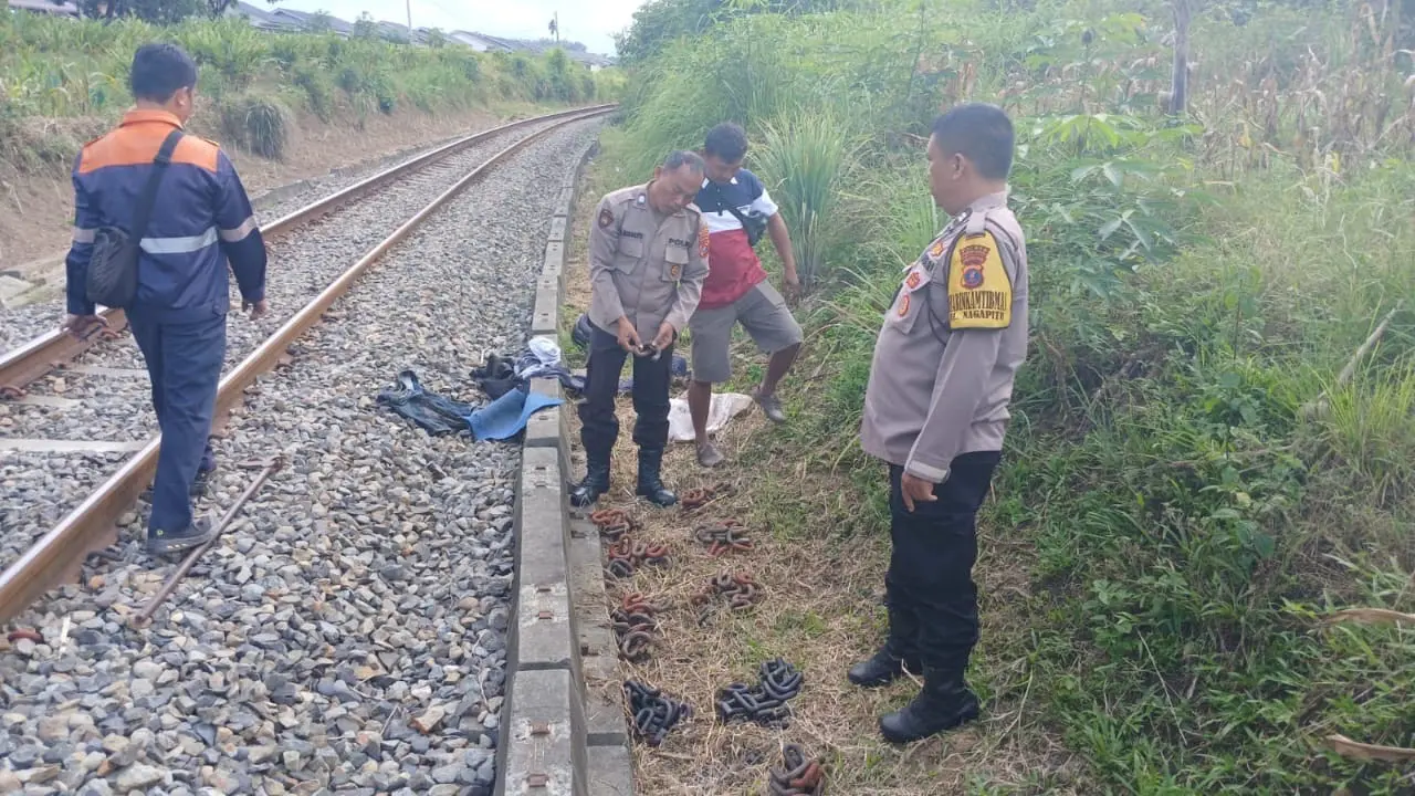 Pencurian Penambat Rel Kereta Api