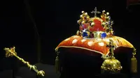Crown of Saint Wenceslas (Wikimedia Commons)