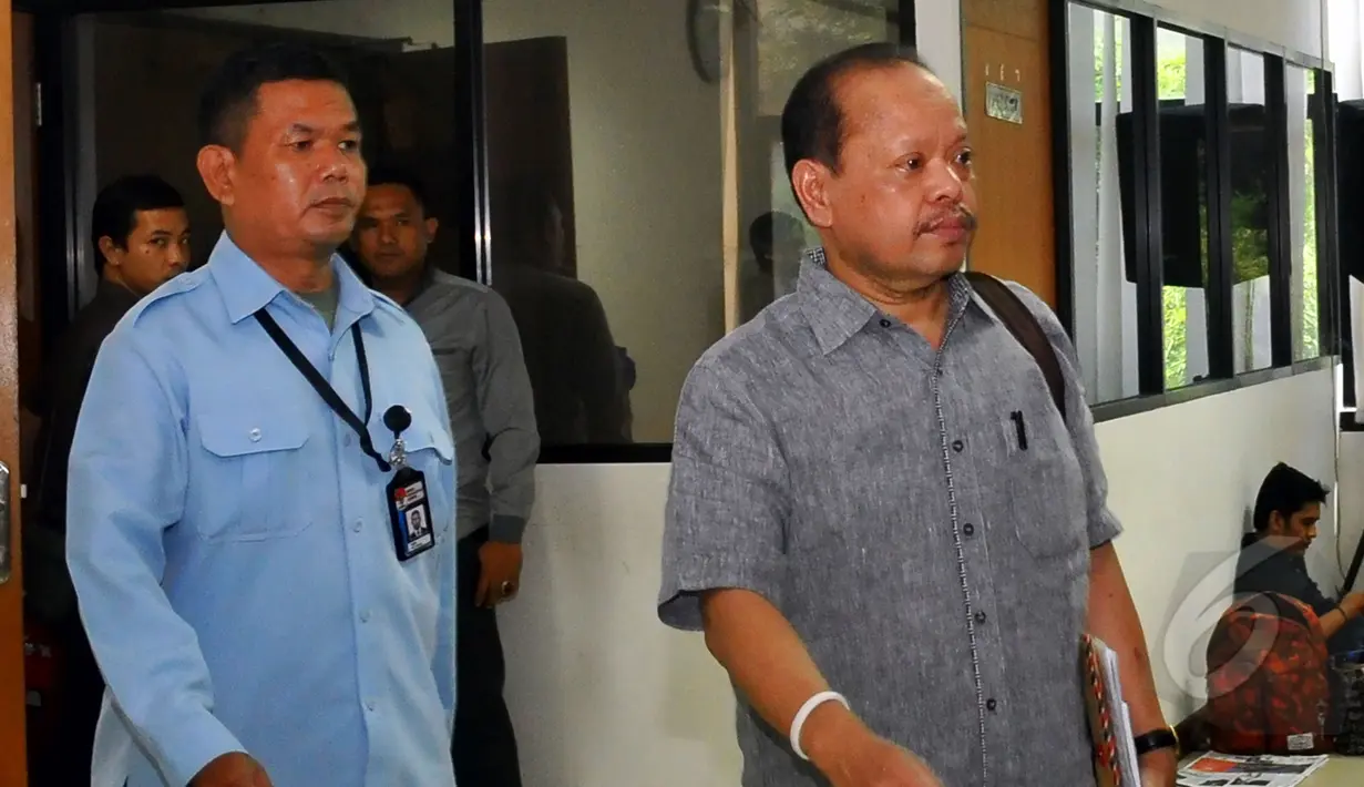 Sutan Bhatoegana saat tiba di Pengadilan Tipikor, Jakarta, Senin (20/4/2015).  Pada sidang kali ini, Sutan akan membacakan nota pembelaannya. (Liputan6.com/Yoppy Renato)
