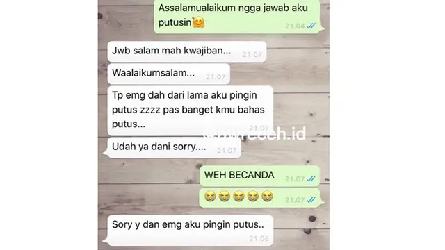 5 Chat Minta Putus Ini Bikin Tepuk Jidat
