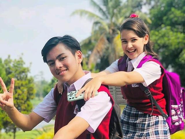 7 Potret Kekompakan Pemain Sinetron Dari Jendela Smp Ada Anak Pasha Ungu Hot Liputan6 Com