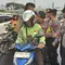 Polisi Terluka Saat Cegah Pembakaran Ban di Demo Depan DPR (Ady Anugrahadi/Liputan6.com)