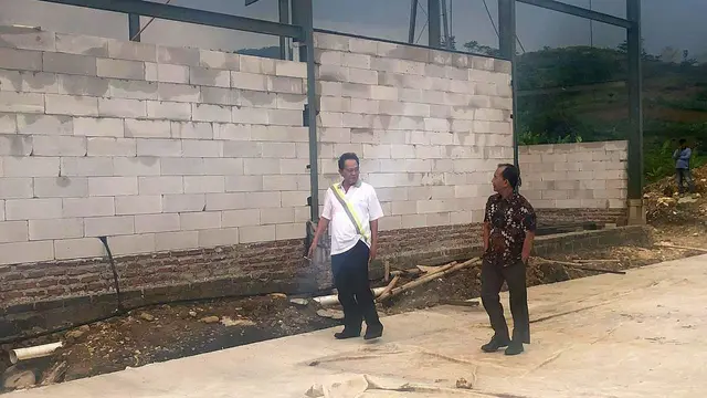 Dinas Lingkungan Hidup (DLH) Kabupaten Bogor melakukan tinjauan lapangan untuk mengecek kemajuan pembangunan Sentul City Recycle Center (SCRC).