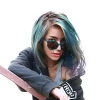 Demi menghidupi ketiga anaknya, pemain sinetron Anugerah itu membuka studio sulam alis dan sulam bibir di Bali. (Galih W. Satria/Bintang.com)