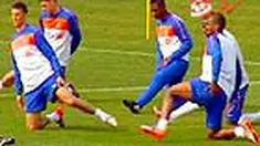 Uruguay siap menggilas Belanda untuk ke final dan meraih gelar ketiga kalinya. Pun demikian dengan Jerman yang akan menambah gelarnya saat bertemu Spanyol nanti. 