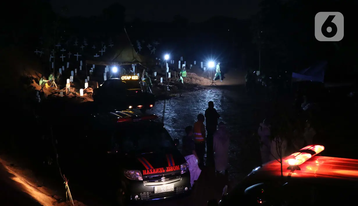 Suasana area pemakaman khusus protokol COVID-19 di TPU Pondok Ranggon, Jakarta, Kamis (24/9/2020). Pada Kamis (24/9), ada 128 pasien tutup usia setelah sebelumnya dinyatakan positif virus corona, sehingga jumlah pasien meninggal dunia saat ini menjadi 10.105 orang. (Liputan6.com/Helmi Fithriansyah)