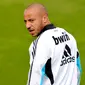 Gelandang asal Prancis, Julien Faubert saat mengikuti sesi latihan di Madrid pada tanggal 30 April 2009. Pemain 34 tahun ini pernah berseragam Cannes, Bordeaux, dan West Ham United dan Real Madrid. (AFP Photo/Pierre Philippe Marcou)