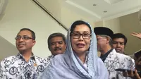 Ketua Umum PGRI Unifah Rosyidi Usai Bertemu dengan Wakil Presiden Ma'ruf Amin di Kantor Wapres, Jakarta, Rabu (22/1/2020). (Foto: Merdeka.com