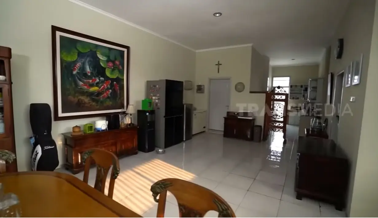 <p>Rumah Roy Marten (Youtube/TRANS7 OFFICIAL)</p>