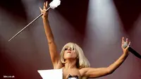 Lawan Pembajak, Lady Gaga Kerahkan `Little Monsters`