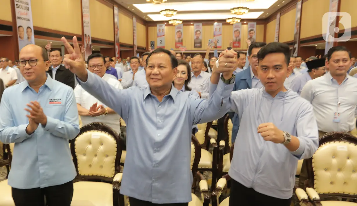 Pasangan capres-cawapres nomor urut dua, Prabowo Subianto dan Gibran Rakabuming Raka menghadiri Rapat Koordinasi Nasional (Rakornas) di Hotel Borobudur, Jakarta,  Jumat (1/12/2023). (merdeka.com/Arie Basuki)