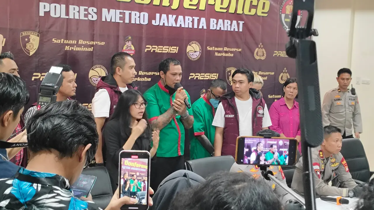 Musisi Muhammad Virgoun Putra Tambunan atau yang akrab disapa Virgoun meminta maaf kepada semua pihak karena telah menggunakan narkoba.
