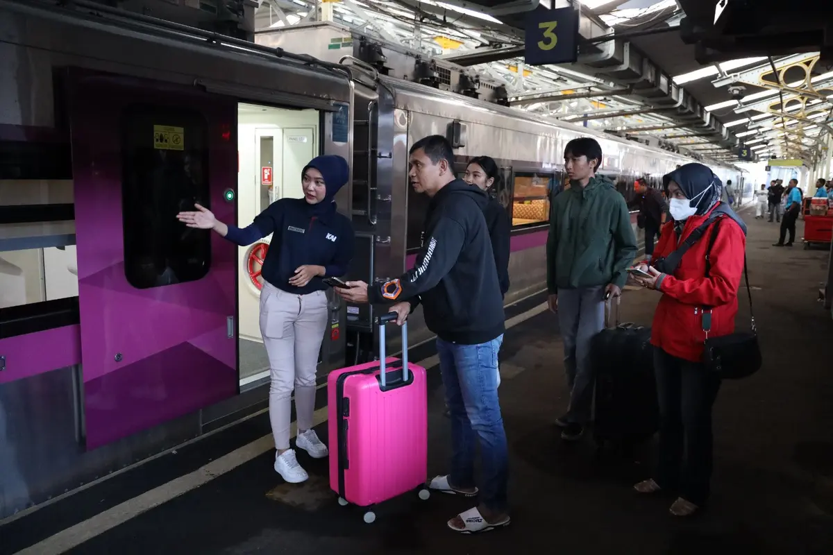 Kereta api, stasiun bandung